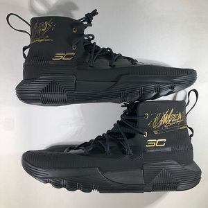 UNDER ARMOUR SC MARCH MADNESS UNLEASH CHAOS Size13